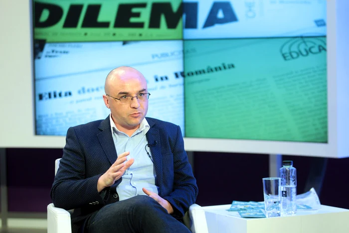 „Sîntem atît de jos, încît ar trebui să ne fie rușine   ”  – dialog cu Mihai MITRICĂ jpeg