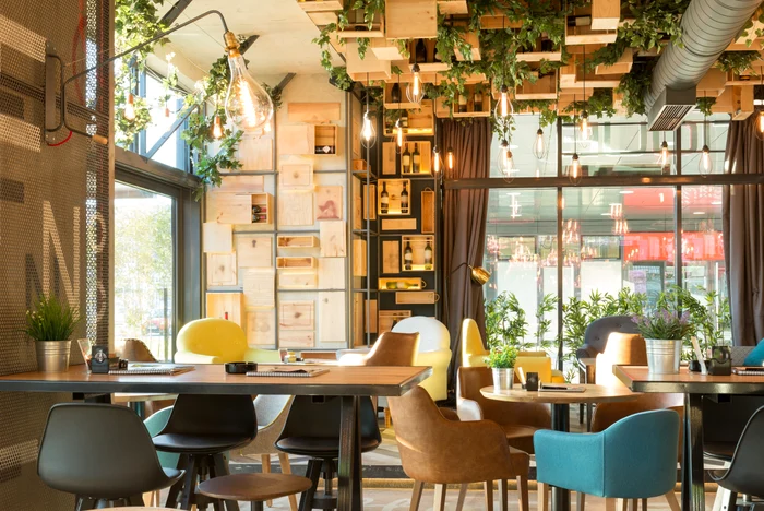 De joi ar putea fi permisă funcționarea restaurantelor în interior, la o capacitate de 50%foto: Shutterstock