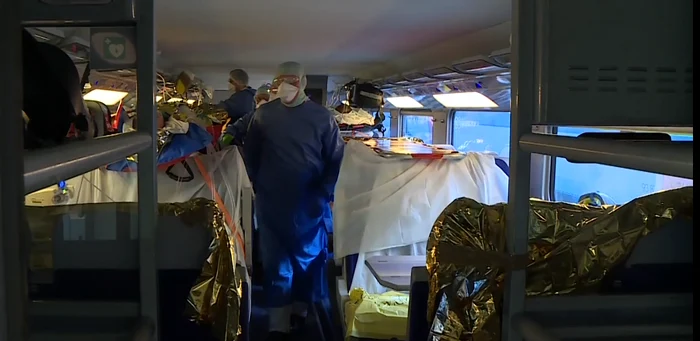 
    Așa arată trenul sanitar din Franța unde sunt tratați bolnavii de coronavirusForo: clubferoviar.ro  