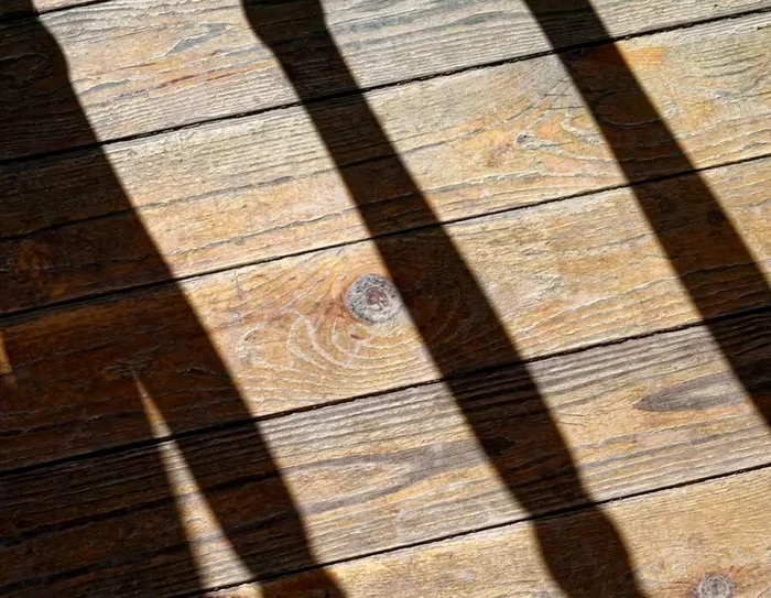 Descoperire înfiorătoare într-un Airbnb: a găsit o trapă ascunsă sub podea Foto: Getty images