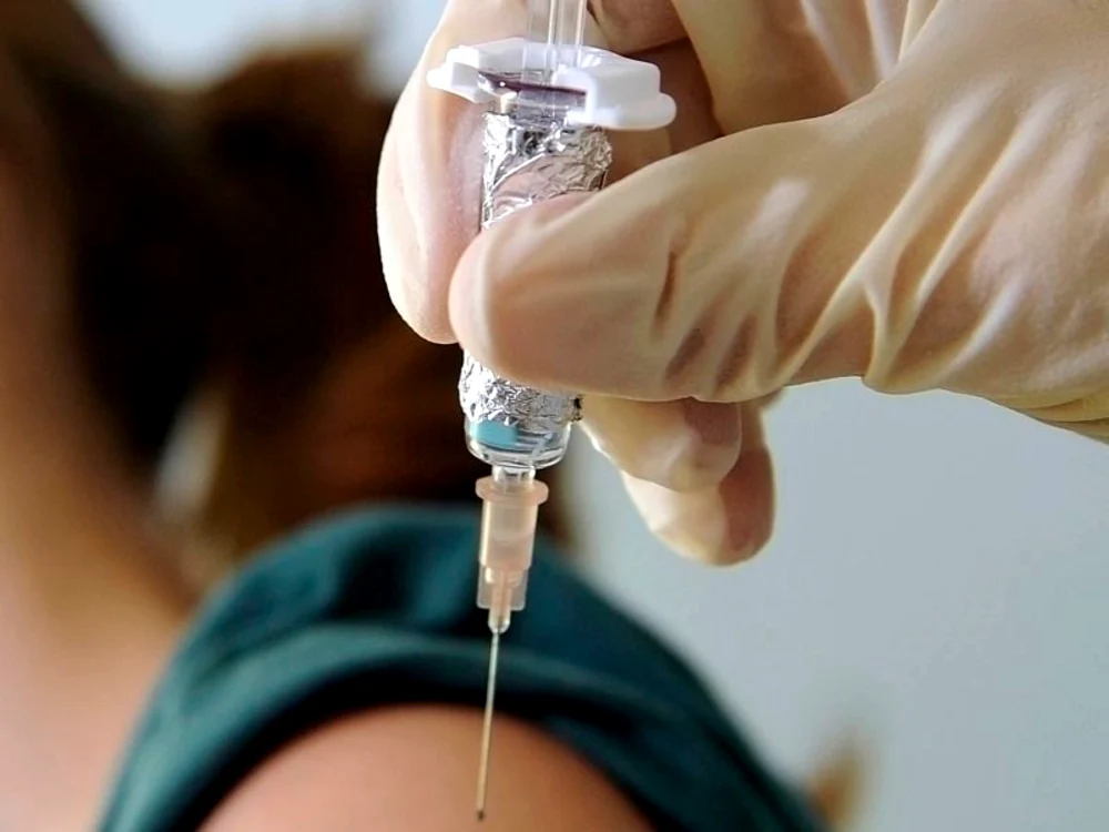Elevii de peste 16 ani refuză vaccinul antiporcină