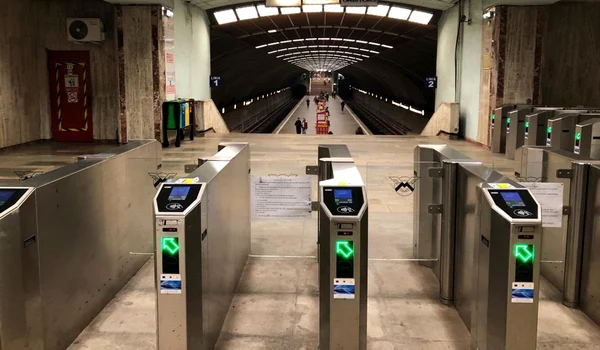 Turnicheți Metrou FOTO Facebook Metrorex