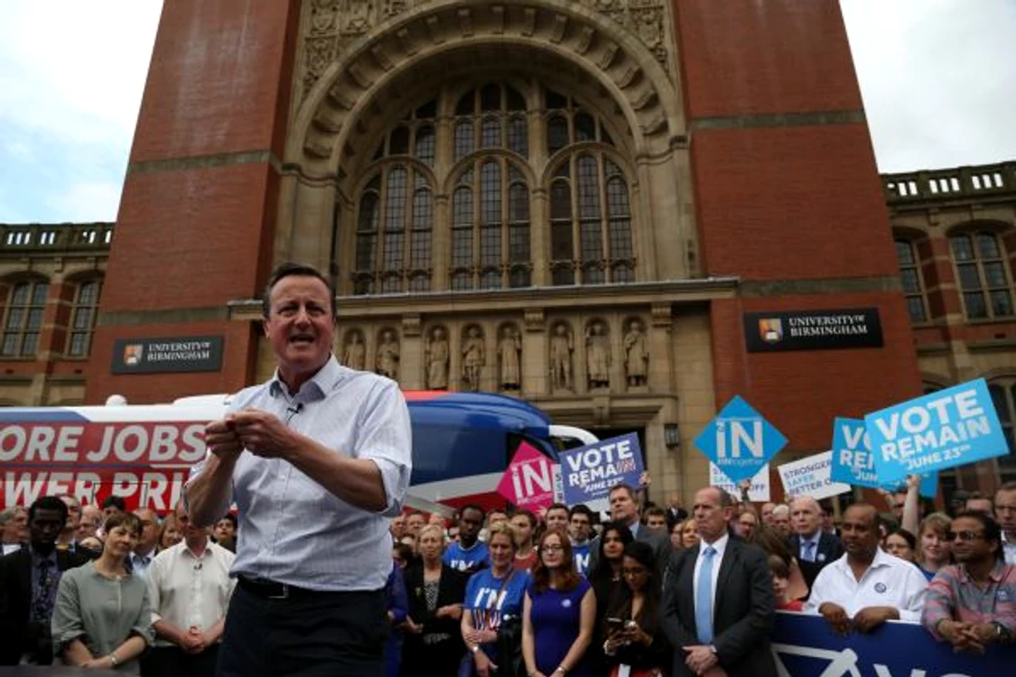 Harta voturilor Brexit: Albastru - părăsirea UE/ Galben - rămânerea în UEFoto Daily Mail