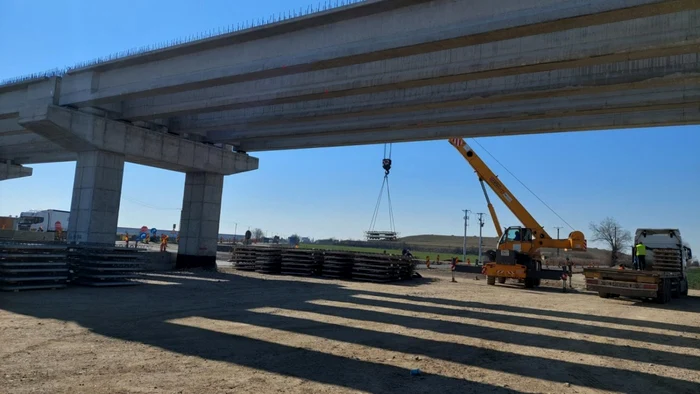 Lucrări la pasajele şoselei de centură Timişoara-Sud FOTO DRDP Timişoara