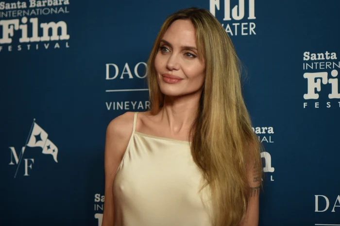 Angelina Jolie în alb, Profimedia (1) jpg
