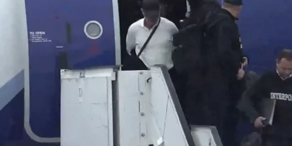 Plahotniuc aeroport Chisinau FOTO Protv md jpeg