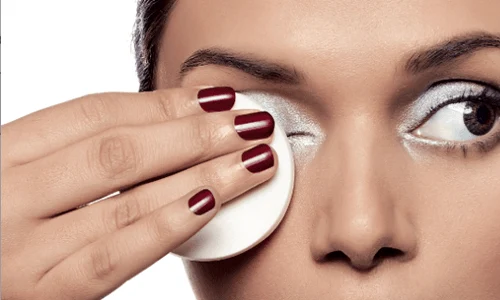 1 ce se intampla daca nu te demachiezi png png