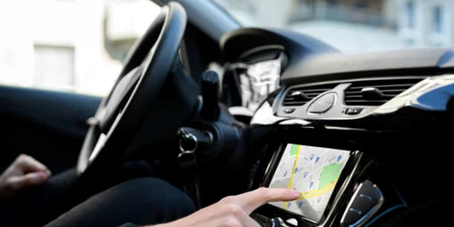 waze google maps istock gps jpg