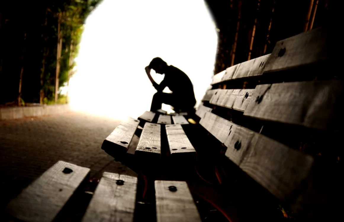 Singurătatea cronică semnalează minţii că ne aflăm în pericol FOTO Shutterstock