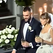 taylor swift si travis kelce jpg