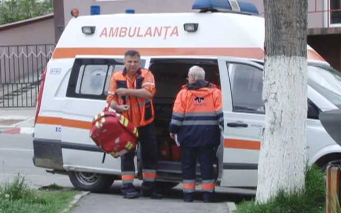 Ambulanţa a ajuns în căteva minute    FOTO Laurenţiu Ionescu