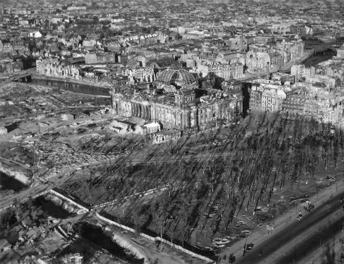 Clădirea Reichstag-ului.