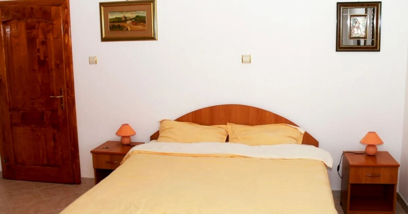 Camera unde dormim trebuie să fie bine aerisită, iar televizorul sau tableta conectată la internet ar trebui ţinute departe de dormitor   FOTO Florentin Coman
