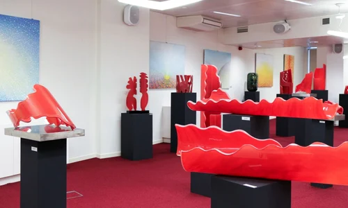 «Sculptură în sticlă»   Expoziție dedicată Centenarului Marii Uniri, la Bruxelles / FOTO jpeg