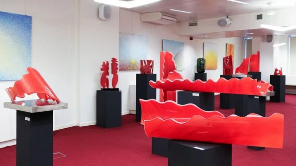 «Sculptură în sticlă» Expoziție dedicată Centenarului Marii Uniri, la Bruxelles / FOTO jpeg