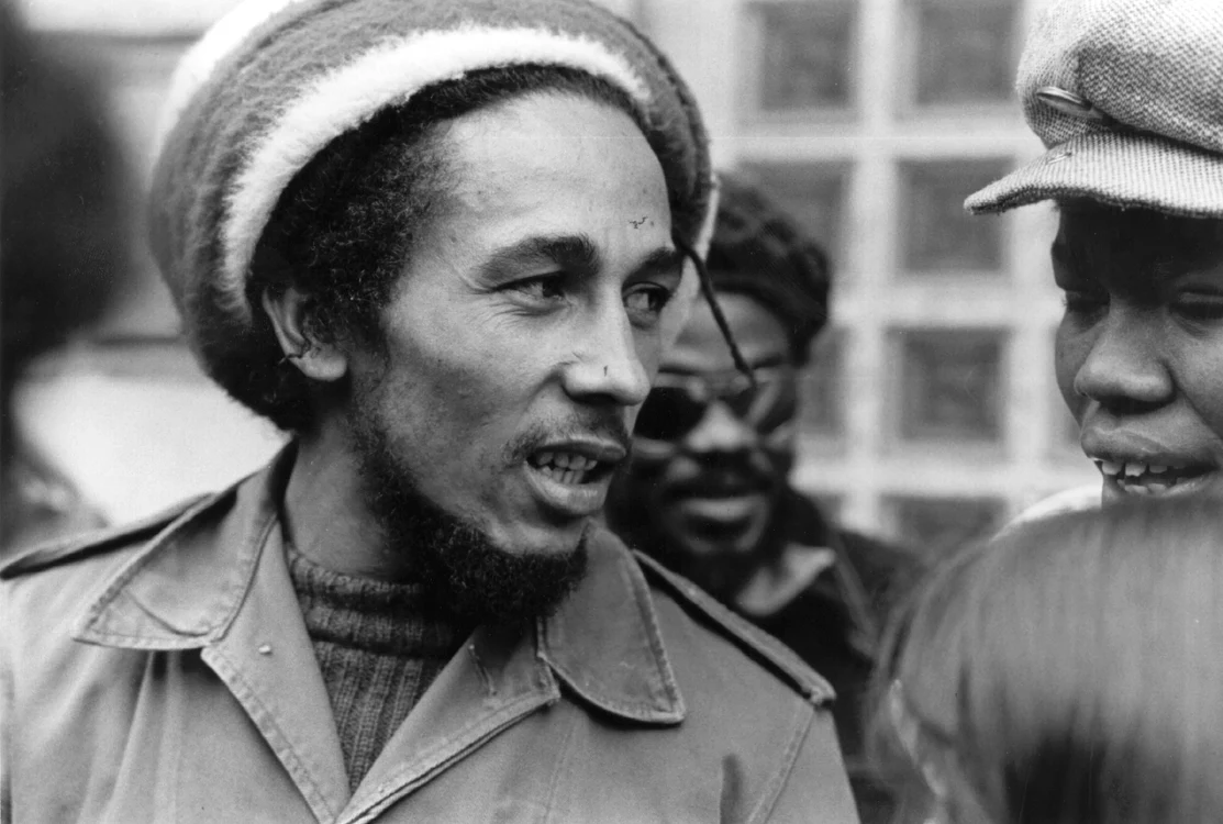 
    Bob Marley, surprins în LondraGetty Images  