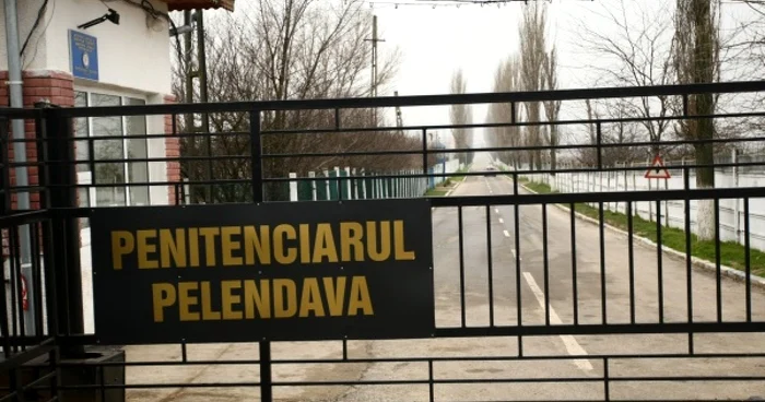 Hoţii au furat din penitenciar 7500 de pachete de ţigări