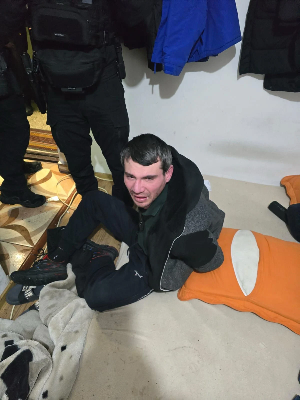 Femeie atacată în liftul blocului de fostul concubin. A fost găsită cu multiple lovituri de cuțit