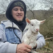 Tânăr Cioban din satul Almășel din Hunedoara  Foto Daniel Guță ADEVĂRUL jpg