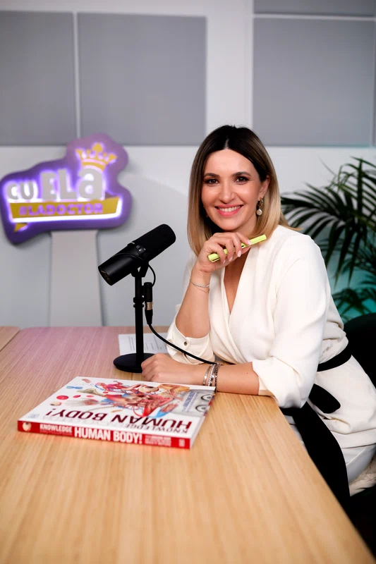 Ela Crăciun are propriul podcast. Sursă: Facebook