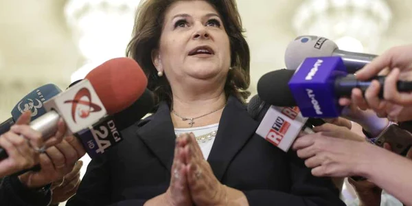 Rovana Plumb Parlament FOTO Inquam Photos Octav Ganea