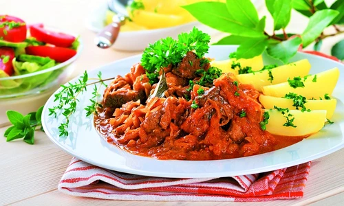 tocanita cu carne de vita jpeg