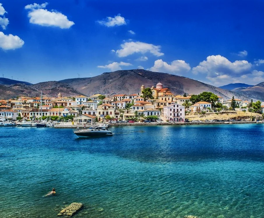 Grecia interzice circulaţia de noapte în Zakynthos şi o parte a CreteiSursă foto: Shutterstock