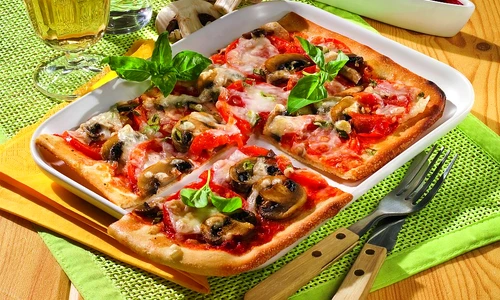pizza vegetariana cu ciuperci jpeg