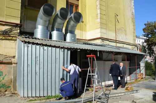Construcţia ilegală a fost îndepărtată de cei de la McDonald's