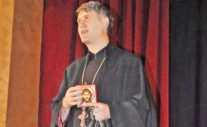 
    Cristian Pomohaci are o  imagine de om sfânt în  rândul credincioşilor  