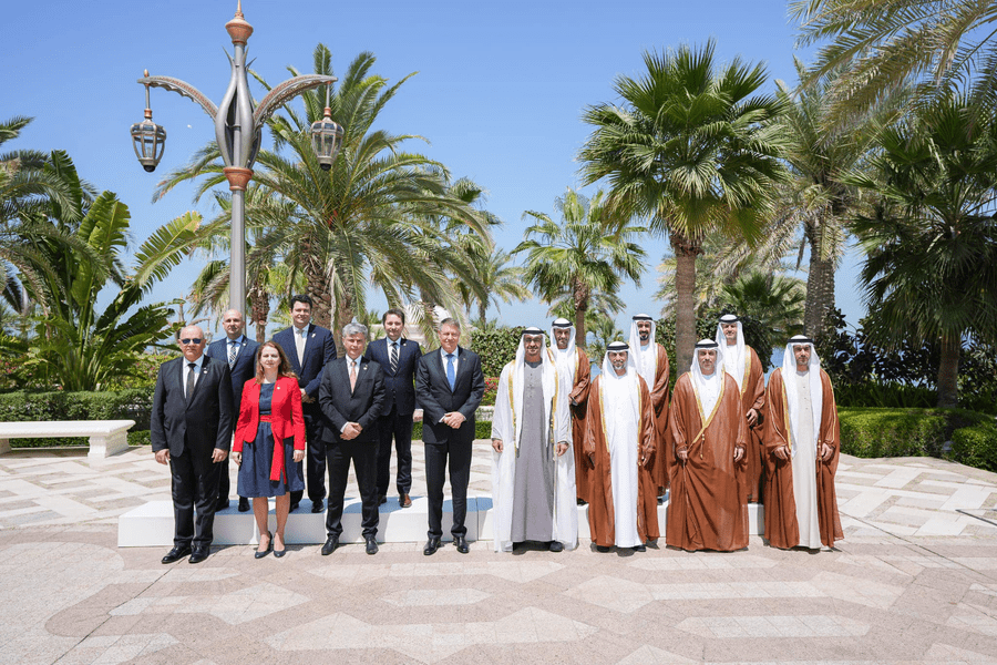 Ligia Deca are COVID-19. Ministrul l-a însoțit pe Iohannis în Emiratele Arabe Unite