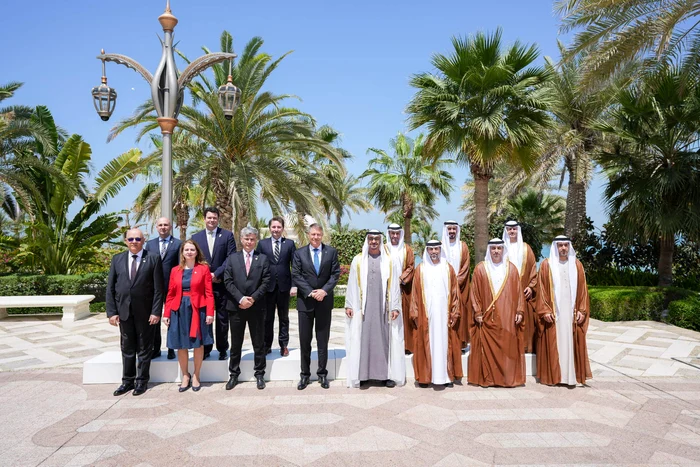 Ligia Deca l-a însoțit pe Iohannis în Emiratele Arabe Unite FOTO Facebook