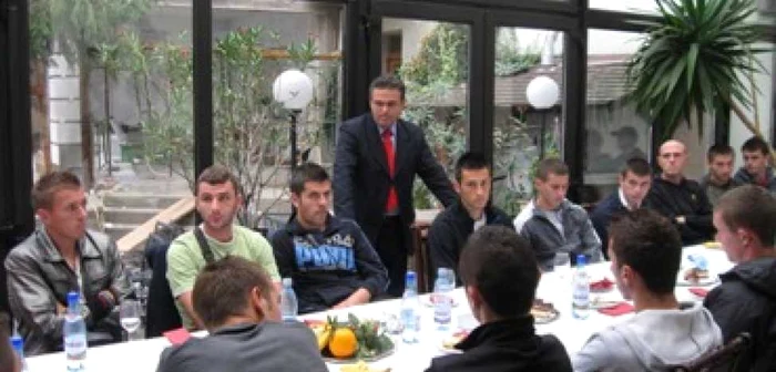 Ioan Lucian de vorbă cu fotbaliștii de la FC Bihor