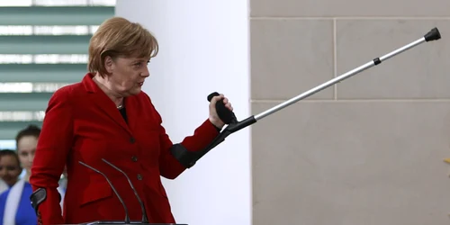 Angela Merkel în cârje