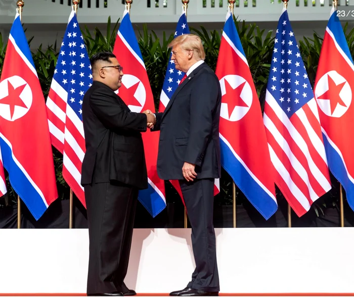 Donald Trump și Kim Jong-un la summitul de la Singapore, în 2018 FOTO PROFIMEDIA