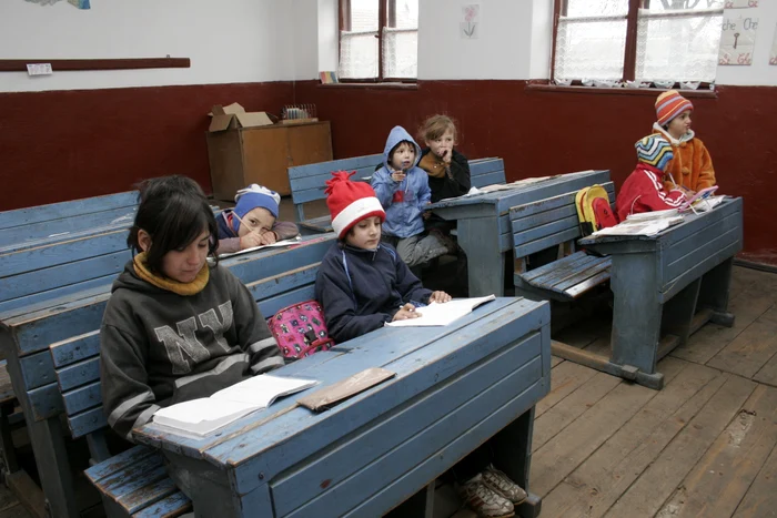 Copiii de la sat au acces restrâns la meditații FOTO: arhiva Adevărul