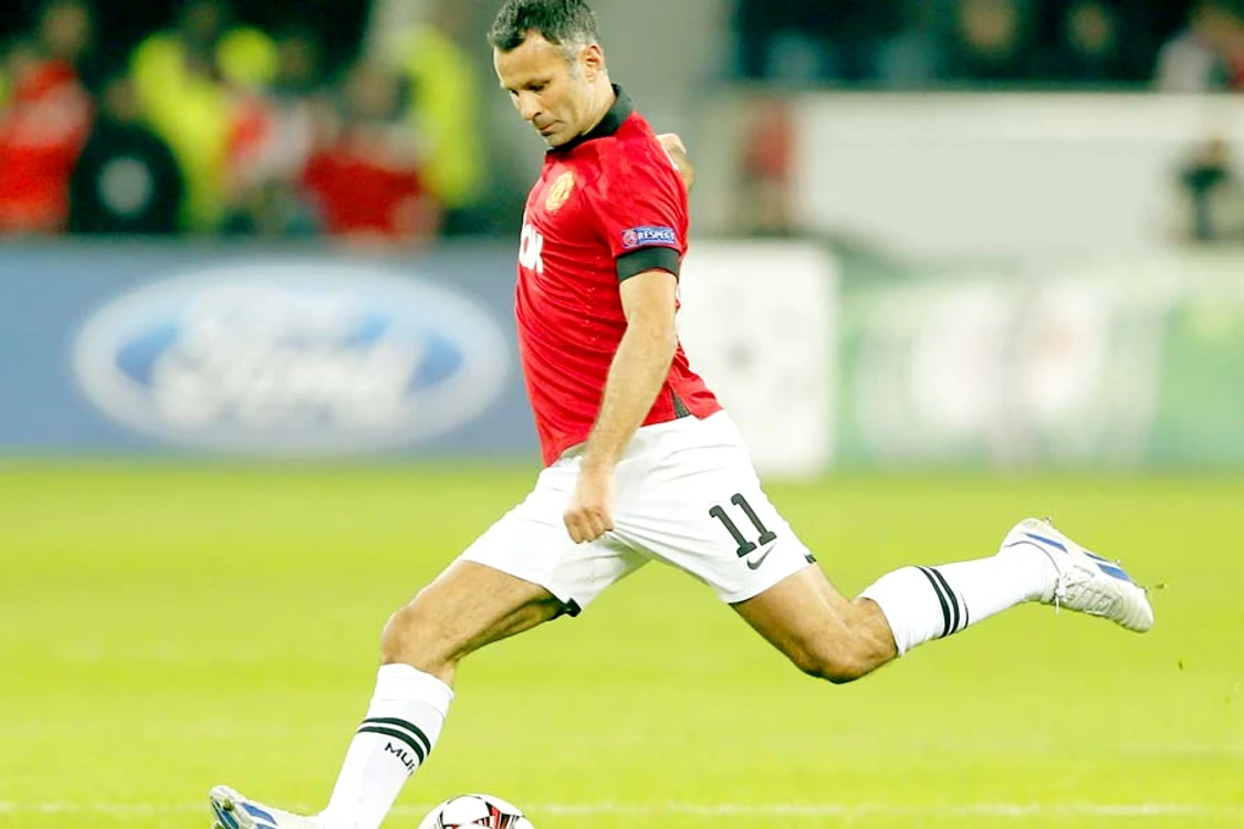 
    Ryan Giggs (Fotografii: Reuters)  