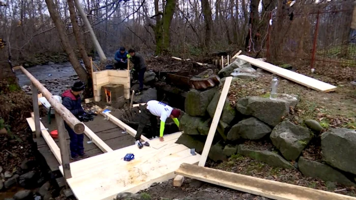 O vâltoare veche de peste 30 de ani, salvată de meșteri japonezi / foto: Observator.ro