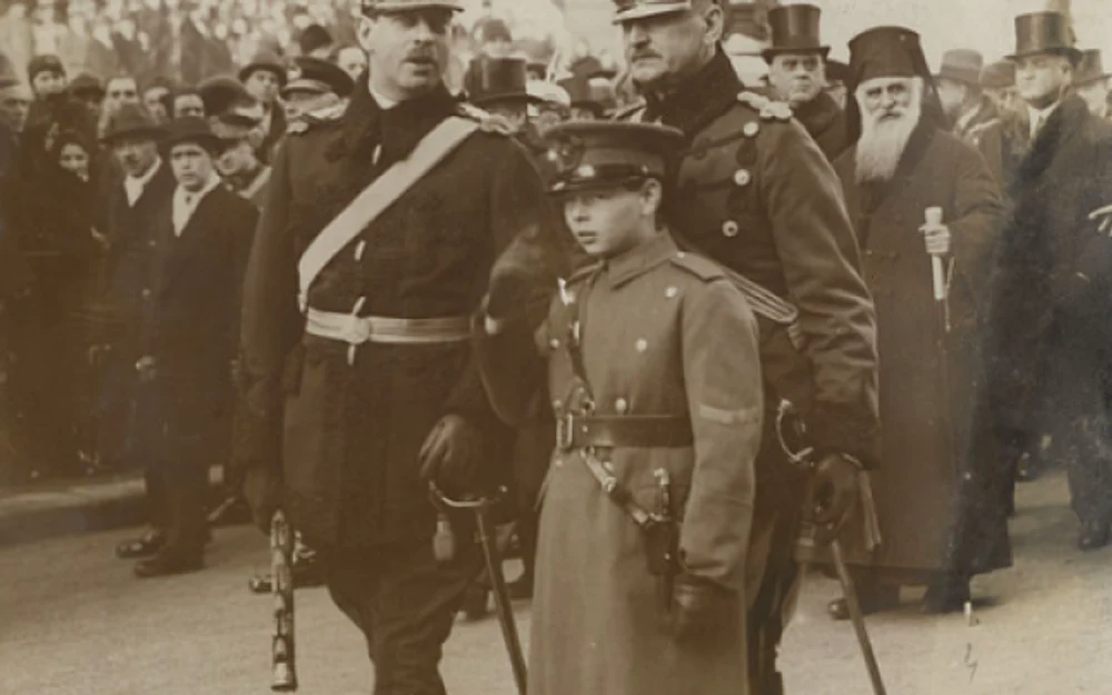 4 ianuarie: 100 de ani de când Parlamentul a votat îndepărtarea lui Carol de la succesiune şi i-a recunoscut lui Mihai calitatea de moştenitor