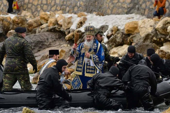 Arhiepiscopul Tomisului, ÎPS Teodosie, la slujba de Bobotează de la Constanţa FOTO Mariana Iancu