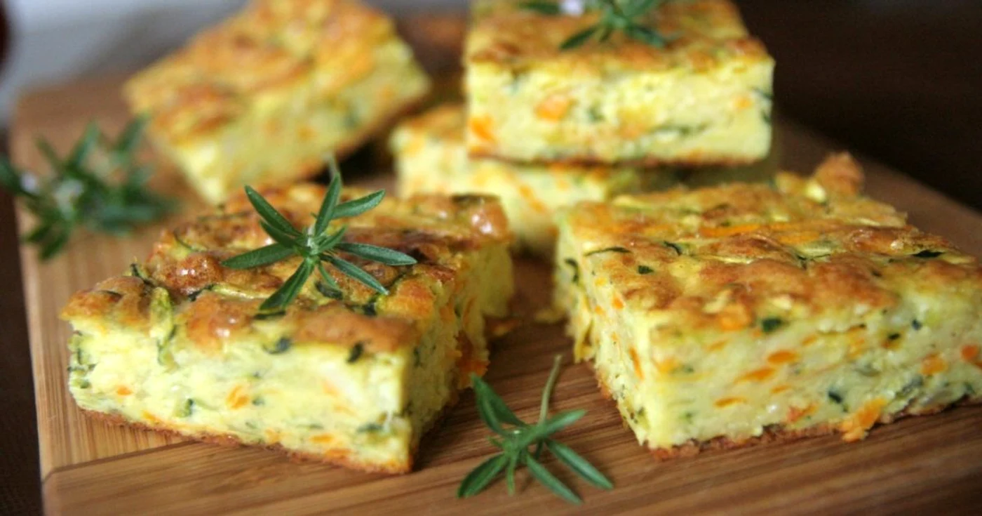 Tartă aperitiv cu dovlecei şi morcovi. FOTO miremirc.ro