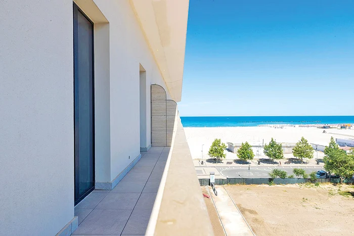Apartamentele au vedere la mare