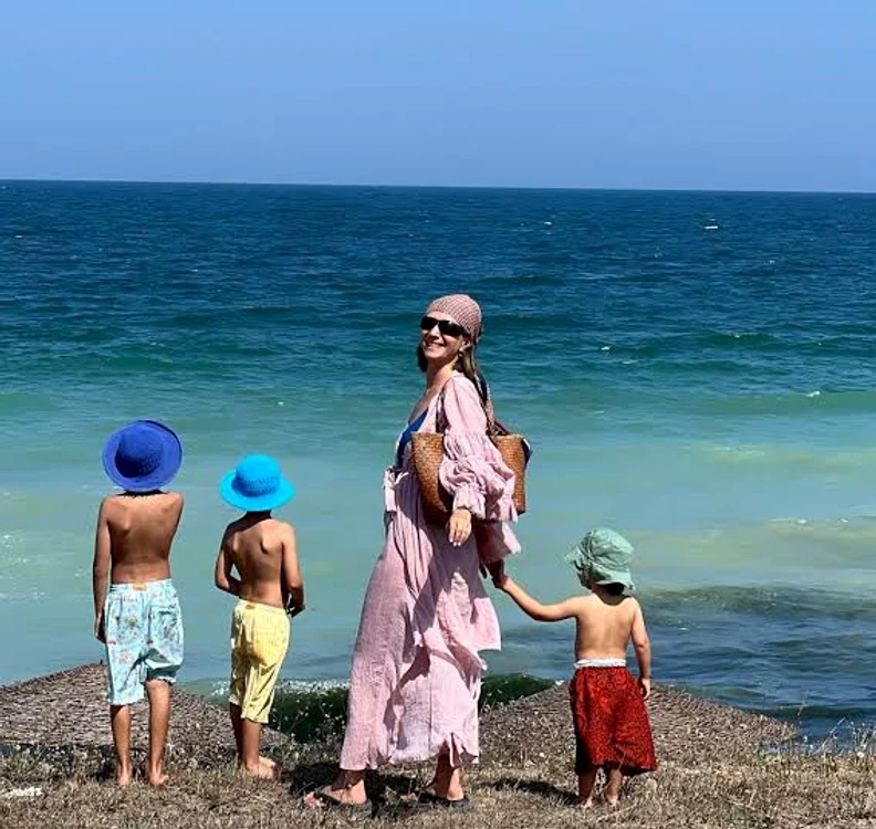Adela Popescu este mamă a trei copii. Foto: social media