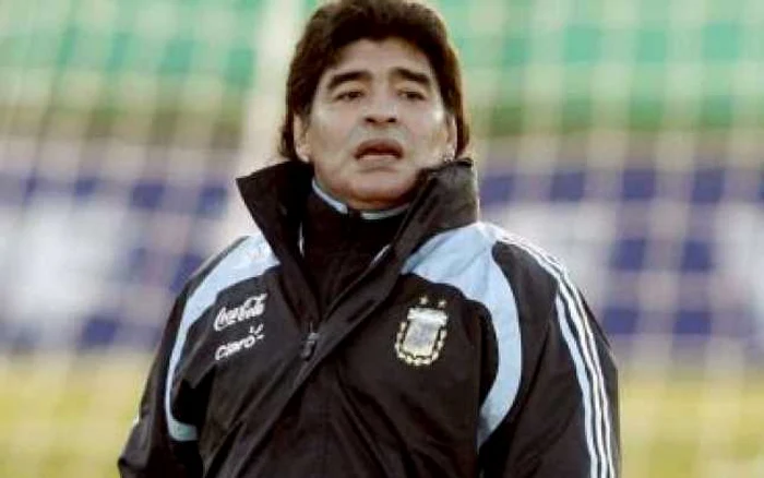 Fotbal: Diego Maradona, îngrijorat de accidentări
