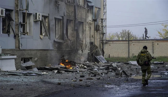Melitopol: clădire devastată pe fondul războiului FOTO Arhivă