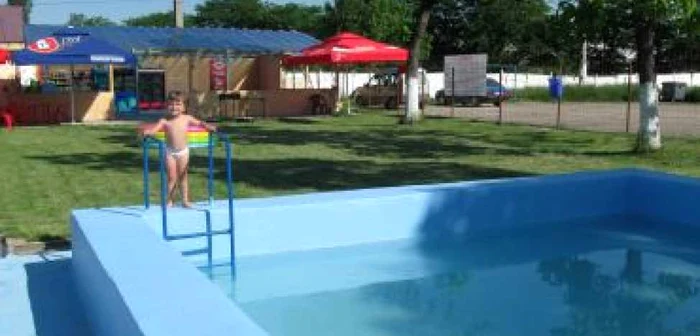 Slatina: Accident la piscină