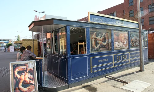 Simigeria seamănă  cu un vagon de  tramvai vechi jpeg