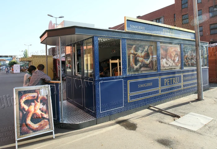 Simigeria seamănă  cu un vagon de  tramvai vechi