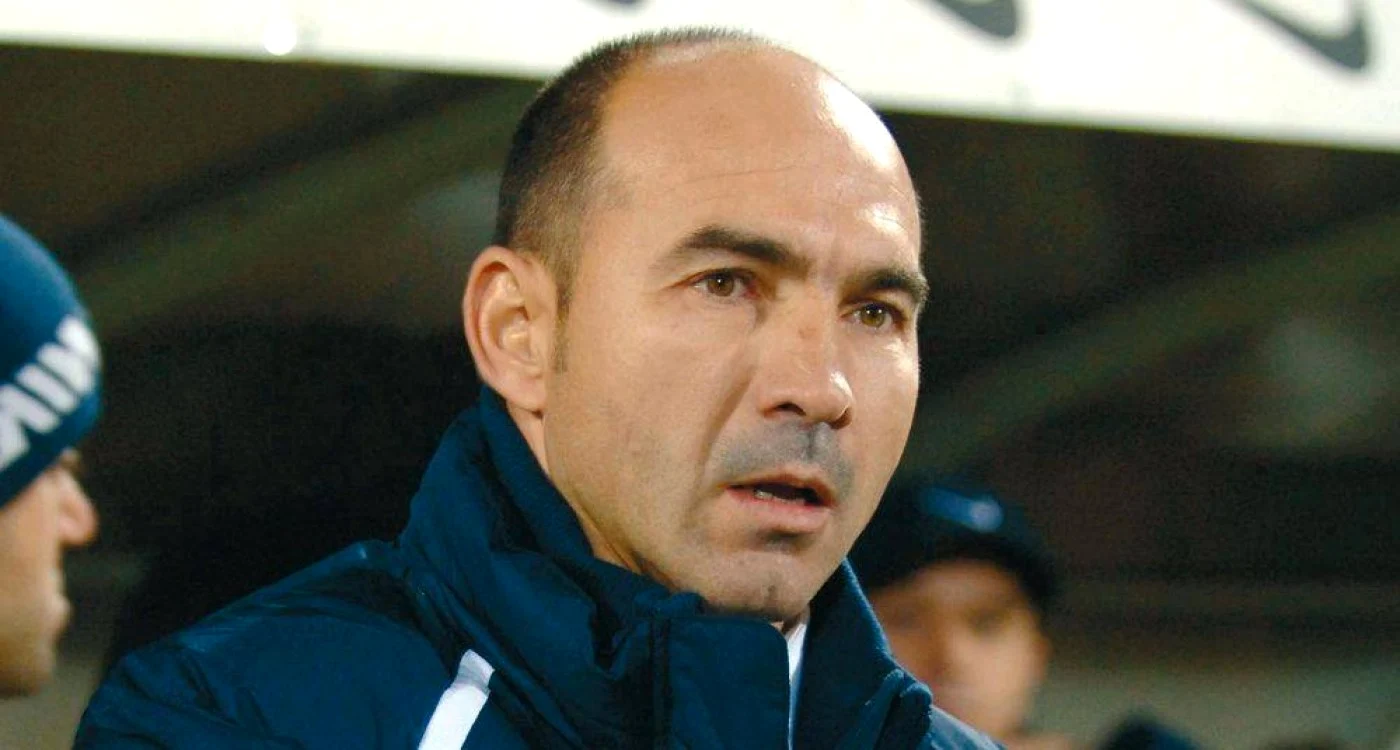 Vlădoiu, alături de Miodrag Belodedici şi Ciprian Paraschiv au fost în urmă cu două zile în Dâmboviţa, acolo unde au împărţit mingi din piele, din partea FRF, juniorilor de la Nucet, Titu şi Târgovişte