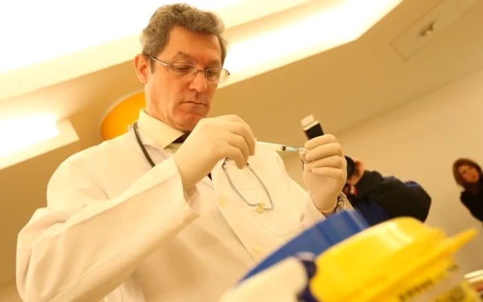 1 adrian streinu cercel jpg jpeg